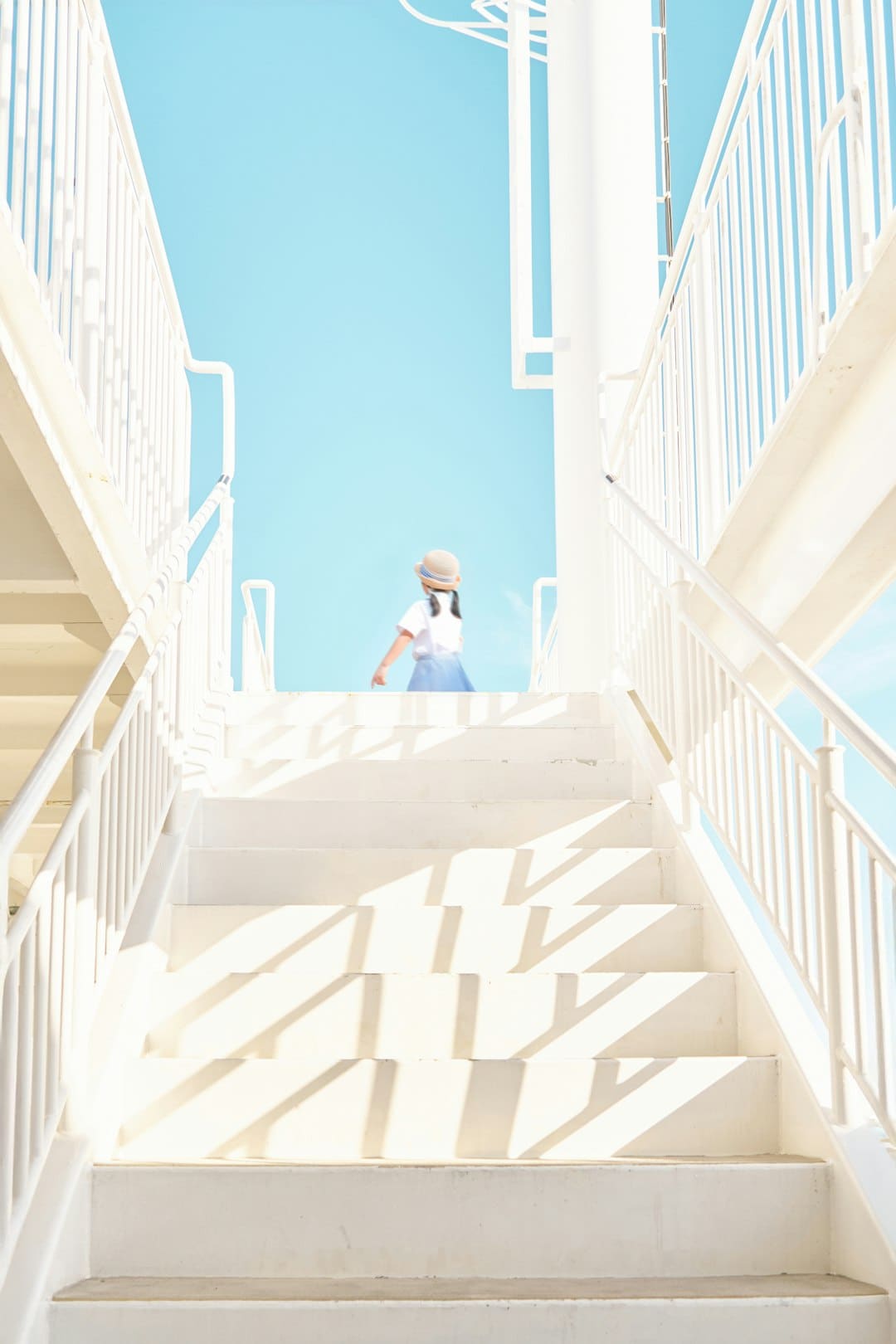 周成建回归，美邦服饰补课